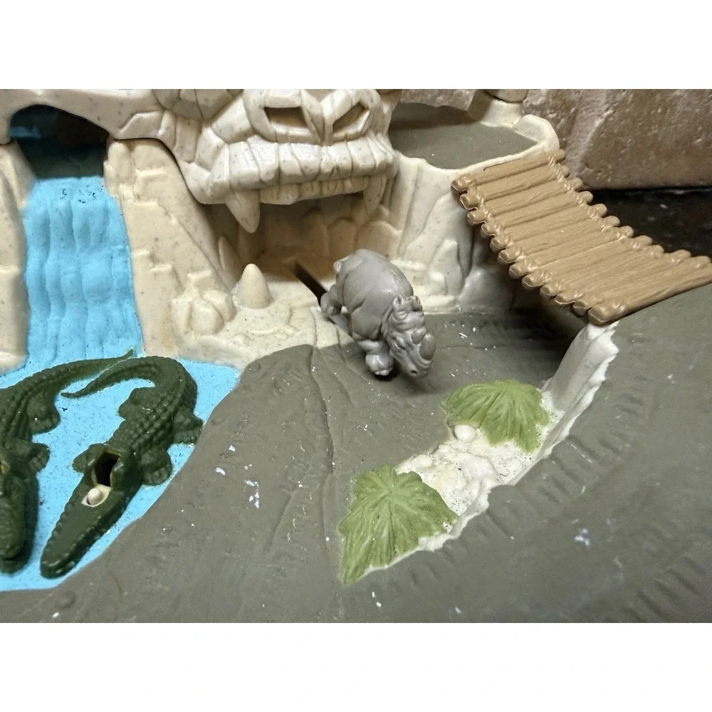 VTG Micro Machines VERY RARE Hiways & Byways Gorilla Mountain Safari Galoob 1998